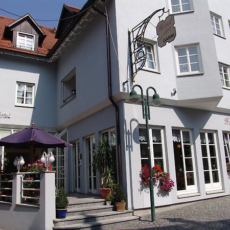 Hotel Am Schloss Neuenstein Buitenkant foto