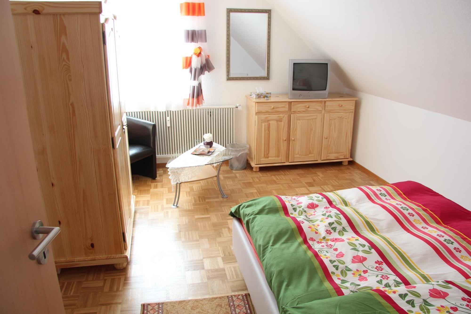 Hotel Am Schloss Neuenstein Kamer foto