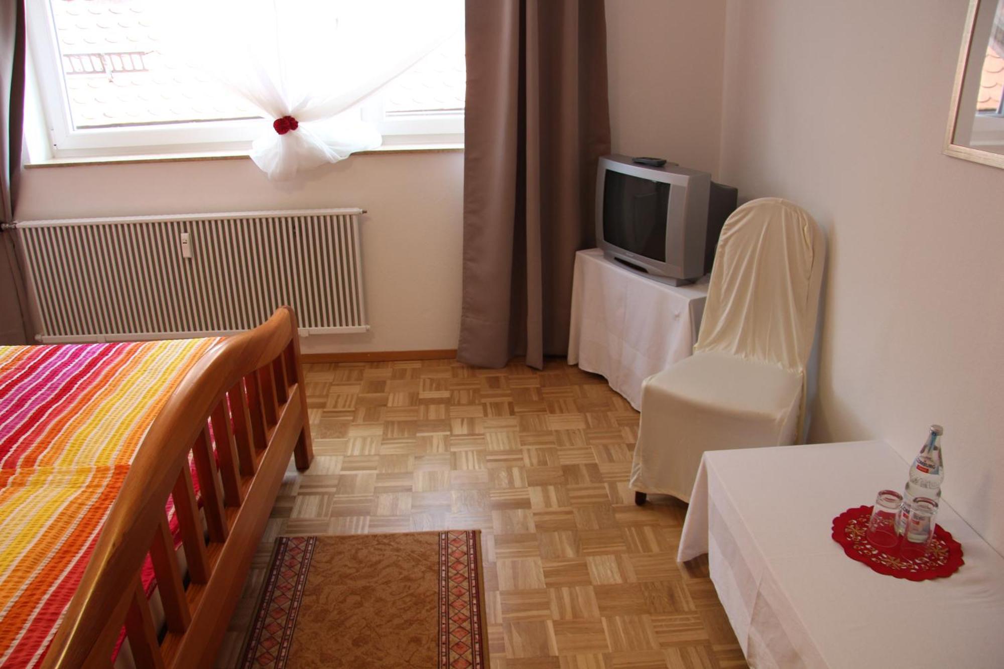 Hotel Am Schloss Neuenstein Kamer foto