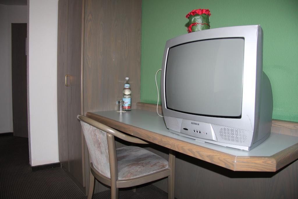 Hotel Am Schloss Neuenstein Kamer foto