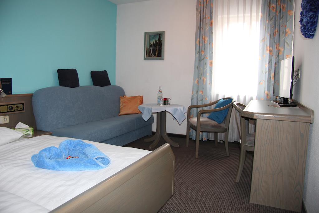 Hotel Am Schloss Neuenstein Kamer foto