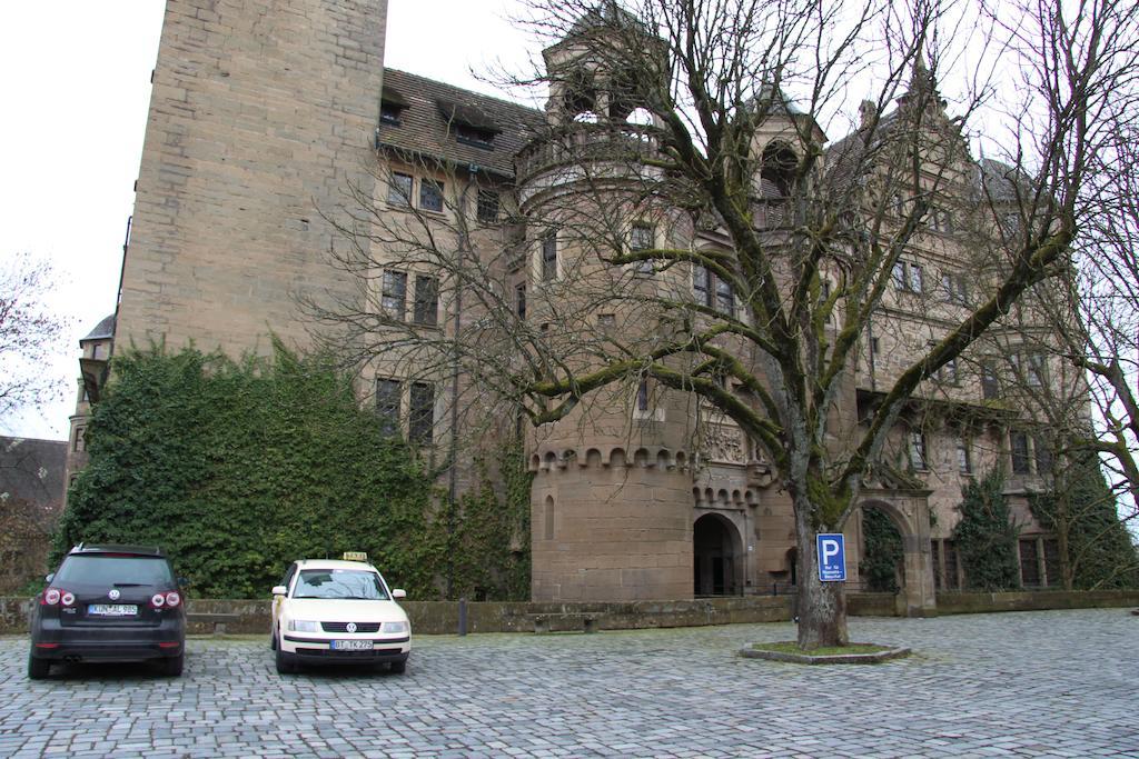 Hotel Am Schloss Neuenstein Buitenkant foto