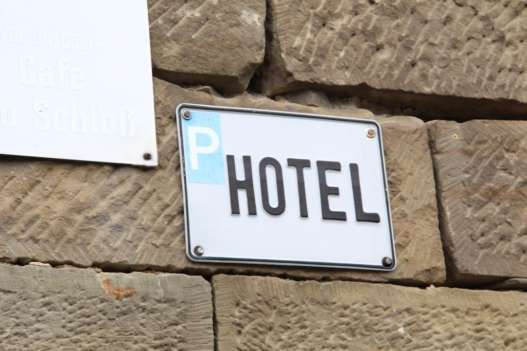 Hotel Am Schloss Neuenstein Buitenkant foto